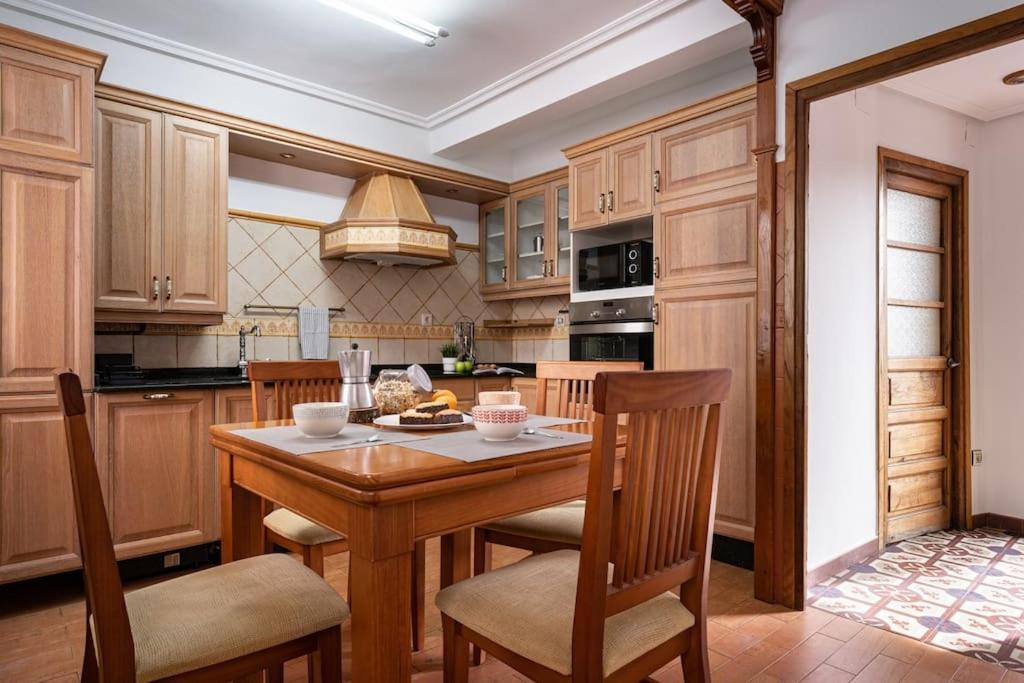 Apartamento Chary Apartment Gijon Bagian luar foto